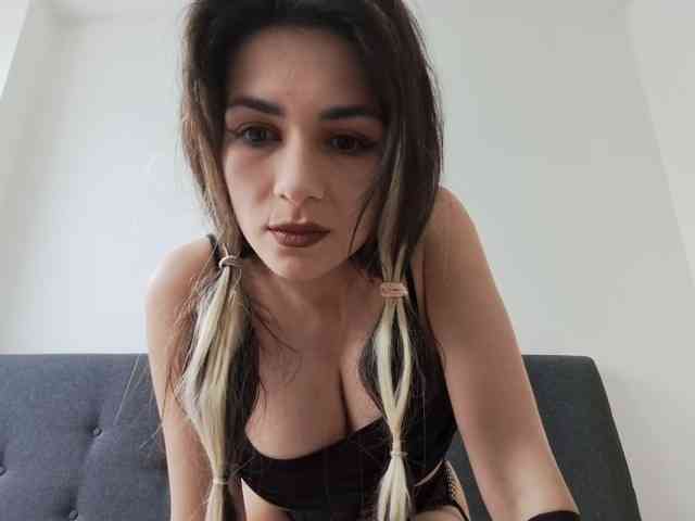 BustyGirl8 webcam