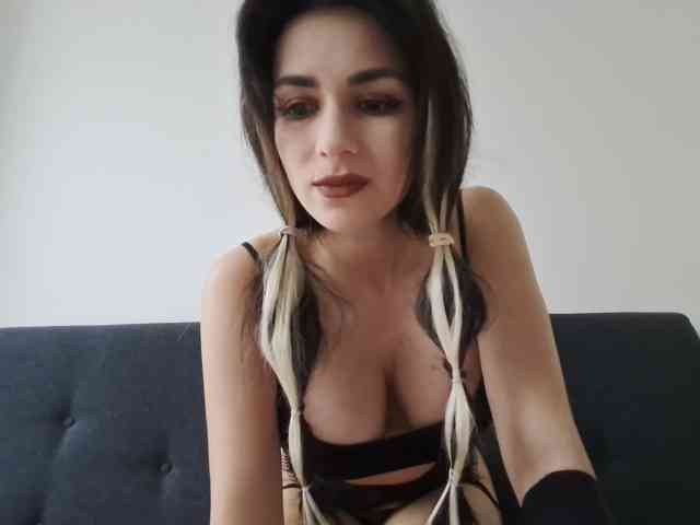 BustyGirl8 webcam
