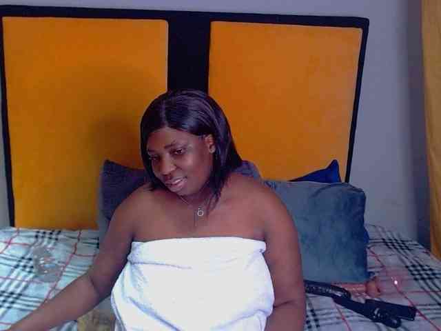 This model is live right now. SUGARlips27