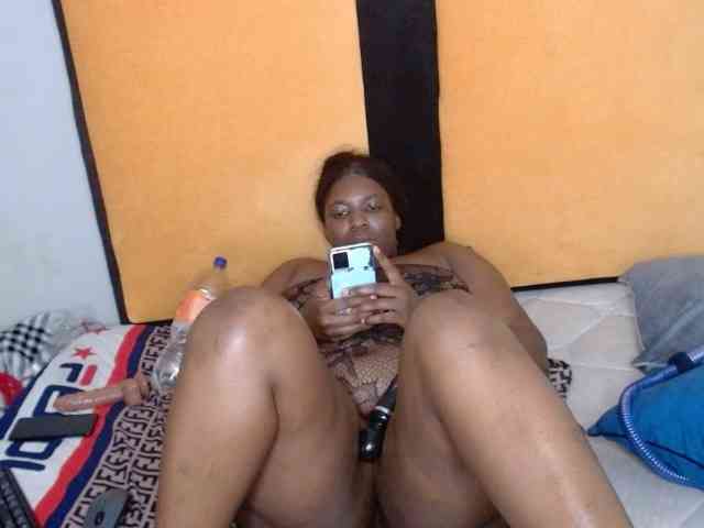 SUGARlips27 Live Webcam on BongaCams
