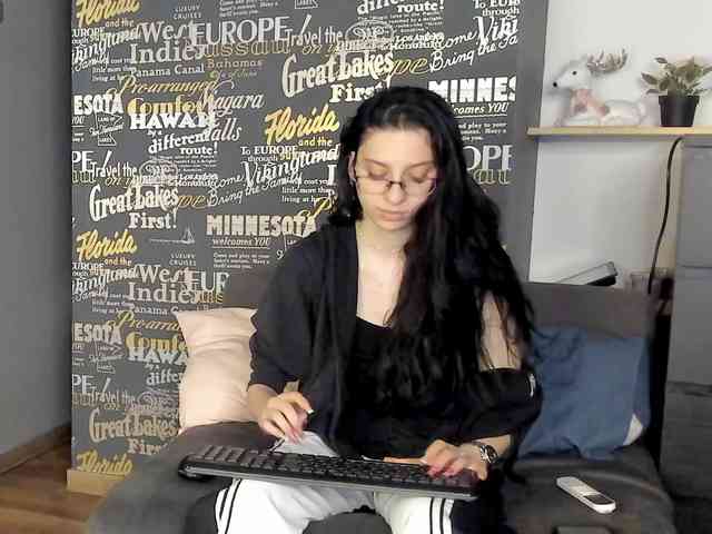 RavenBliss webcam
