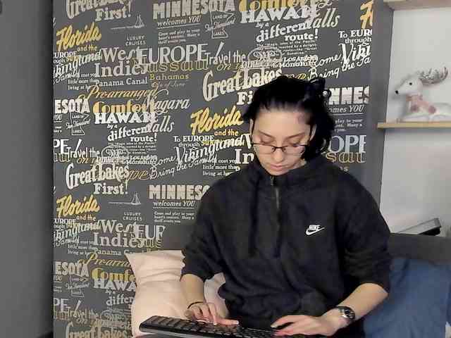 RavenBliss webcam