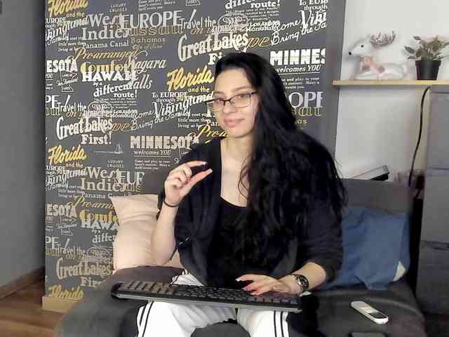 RavenBliss webcam