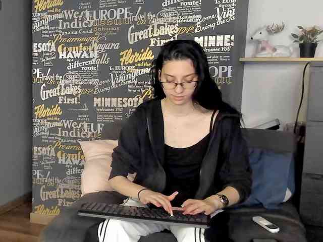 RavenBliss webcam