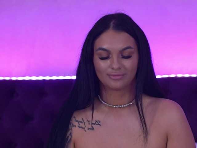 AliNight live cam preview