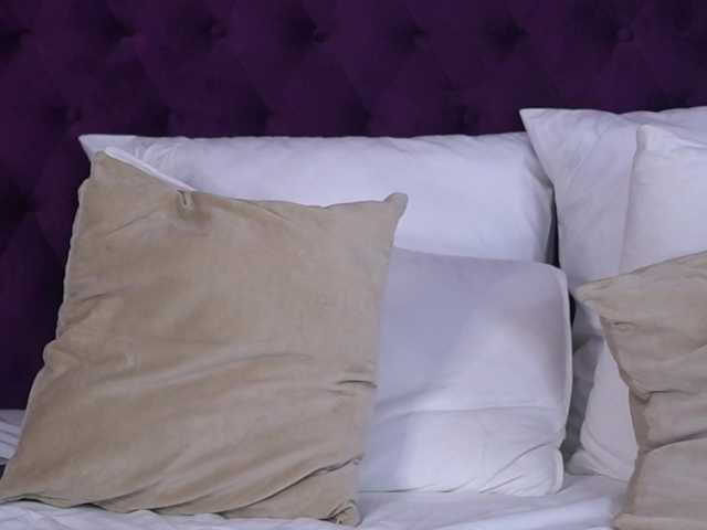 le modèle AliNight est en webcam porno dans un show sur le site bongacams, il possède les tags suivants: White/Caucasian,Brunette,Shaved