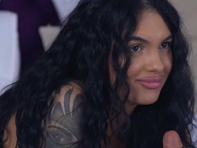 le modèle AliNight est en webcam porno dans un show sur le site bongacams, il possède les tags suivants: White/Caucasian,Brunette,Shaved