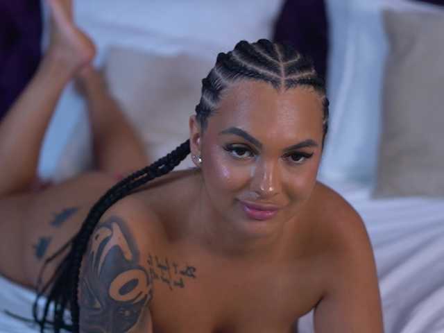 AliNight live webcam show