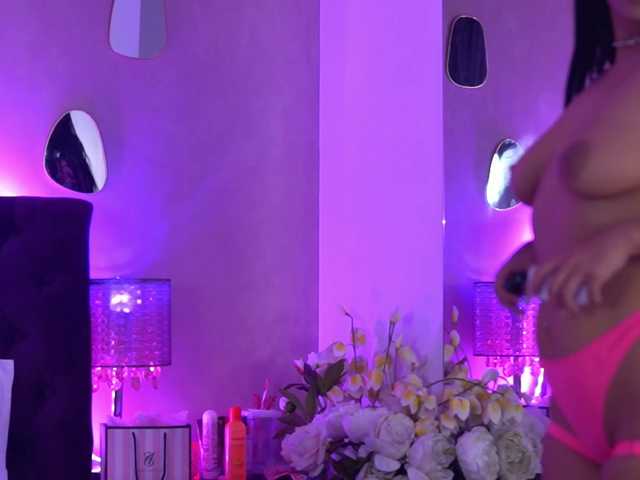 AliraNightvale live cam on BongaCams