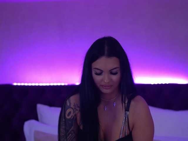 AliraNightvale live cam on BongaCams