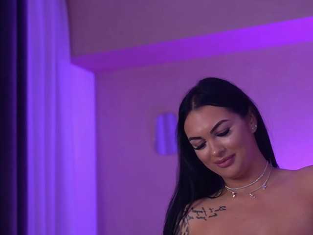 AliraNightvale live cam on BongaCams
