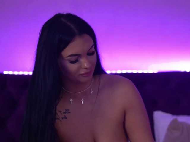 AliraNightvale live cam on BongaCams