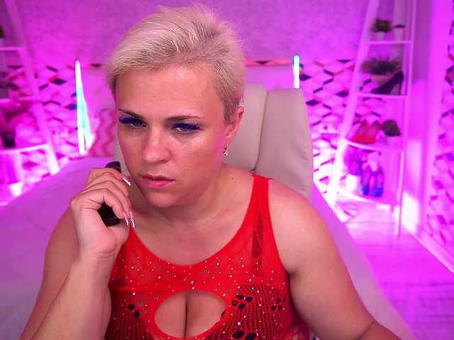 CrystalVibe live cam on BongaCams