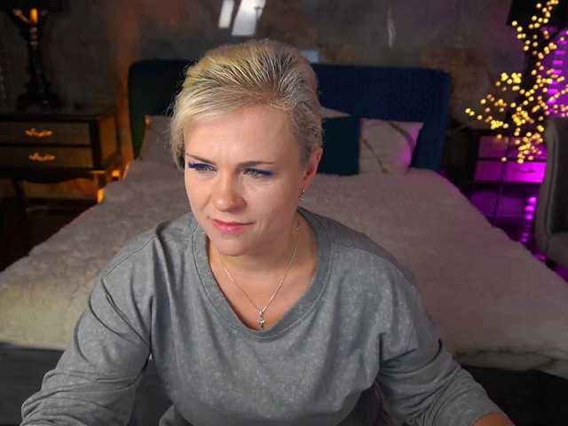  CrystalVibe chat room