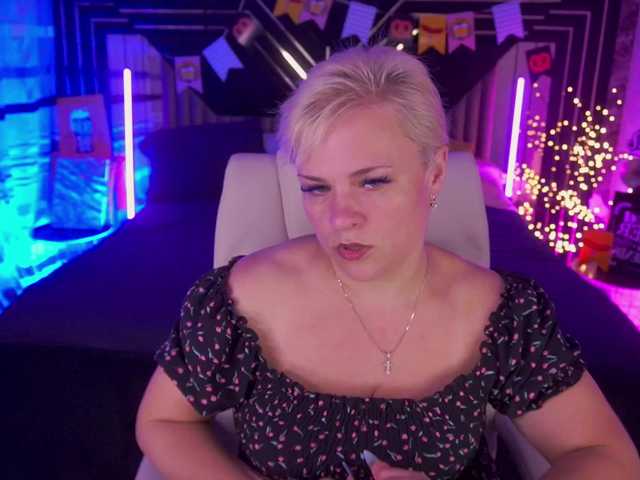 CrystalVibe live cam on BongaCams