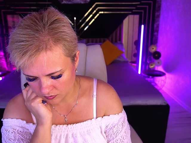 CrystalVibe live cam on BongaCams