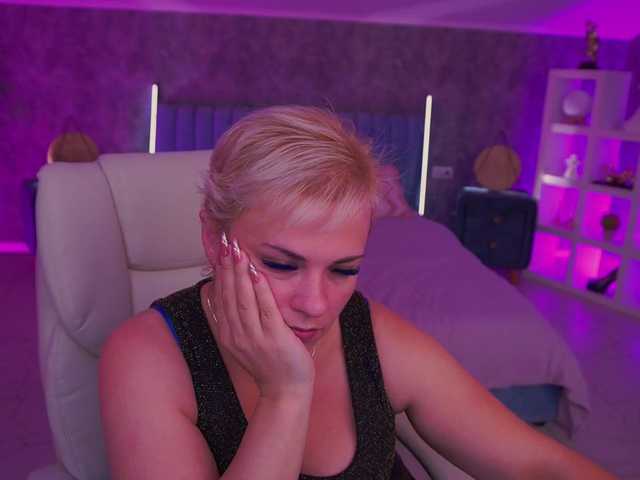 CrystalVibe live cam on BongaCams