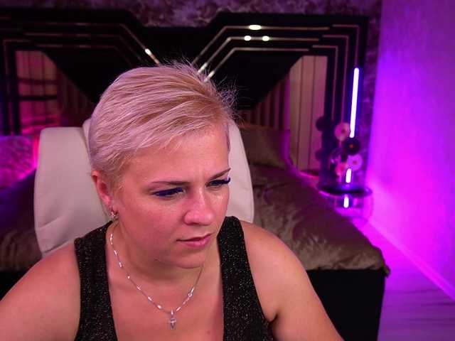 CrystalVibe live webcam show