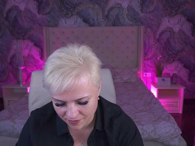CrystalVibe live cam on BongaCams