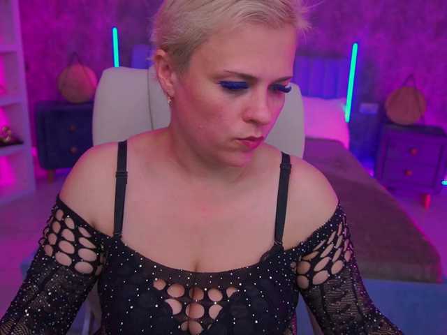 CrystalVibe live cam on BongaCams