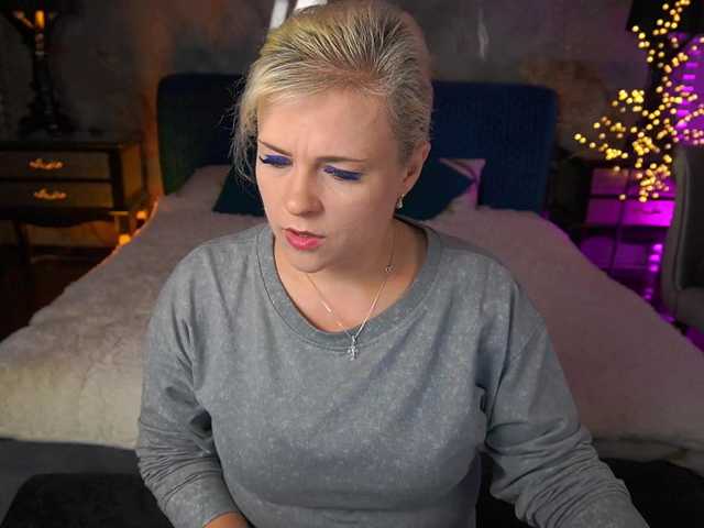  CrystalVibe chat room