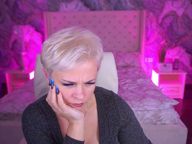 CrystalVibe live cam on BongaCams