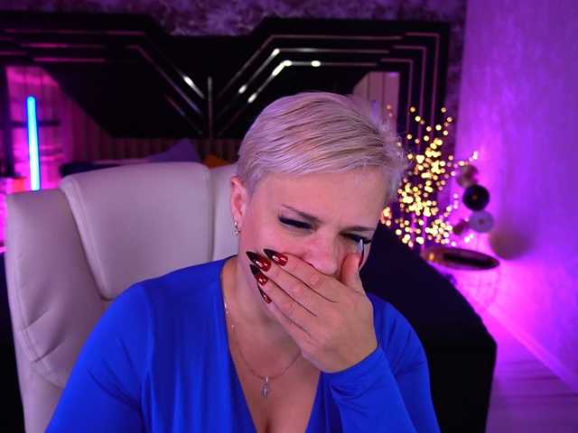 CrystalVibe live cam on BongaCams