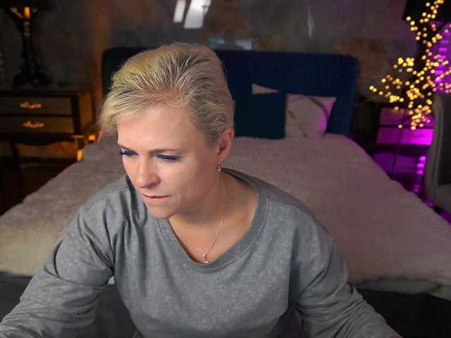  CrystalVibe chat room