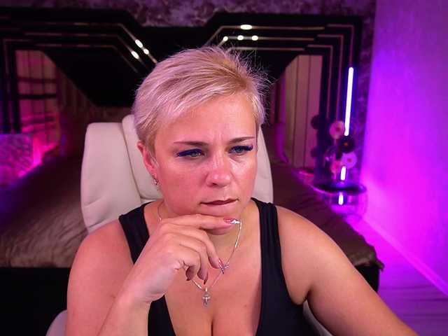 CrystalVibe live webcam show