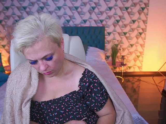 CrystalVibe live cam on BongaCams