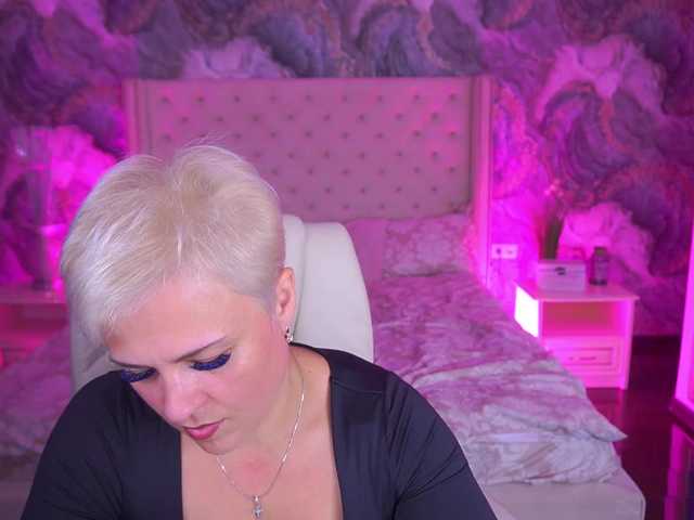 CrystalVibe live cam on BongaCams