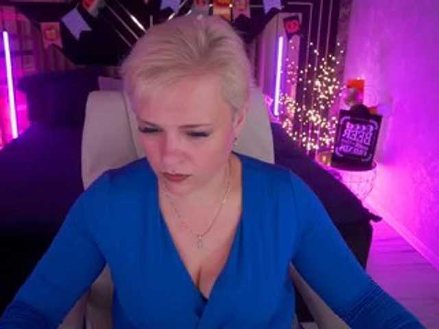 CrystalVibe live cam on BongaCams