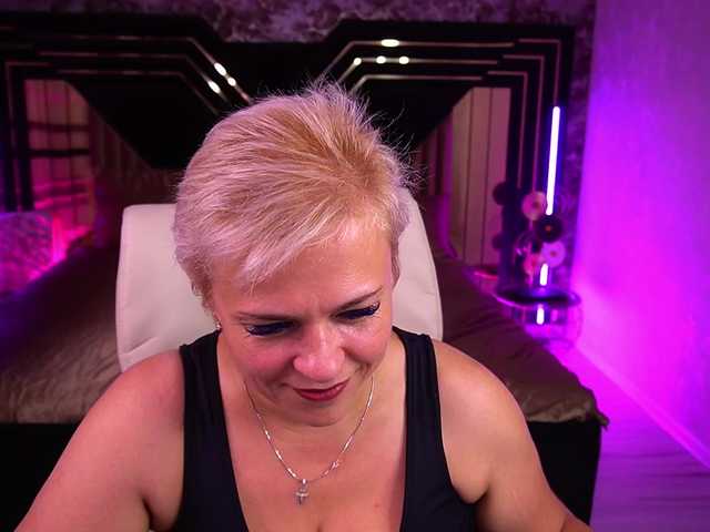 CrystalVibe live webcam show