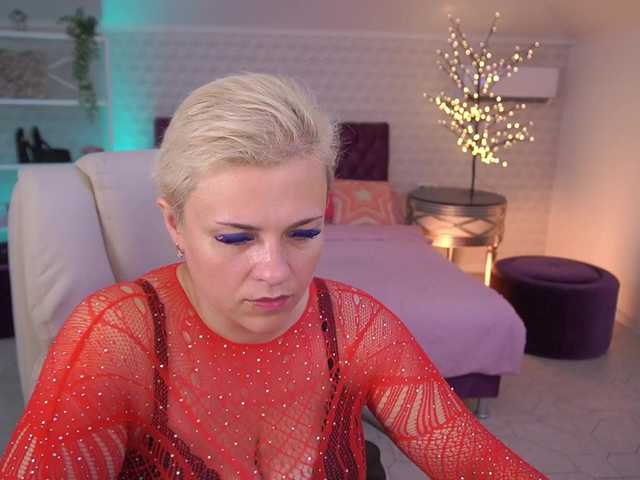 CrystalVibe live cam on BongaCams