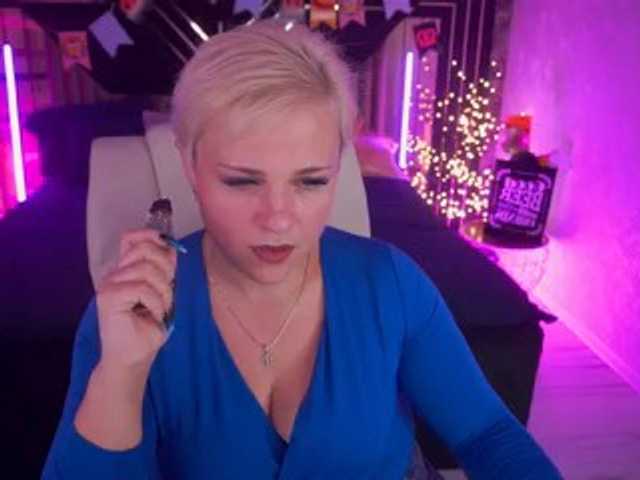 CrystalVibe live cam on BongaCams