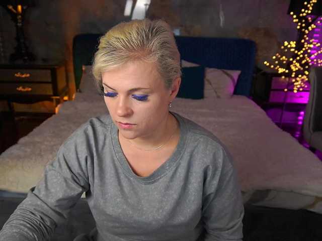  CrystalVibe chat room