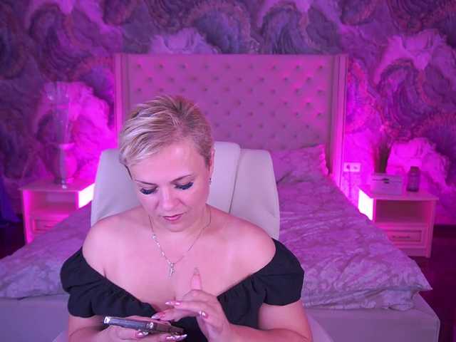 CrystalVibe live cam on BongaCams