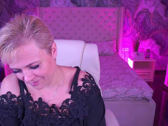CrystalVibe live cam on BongaCams