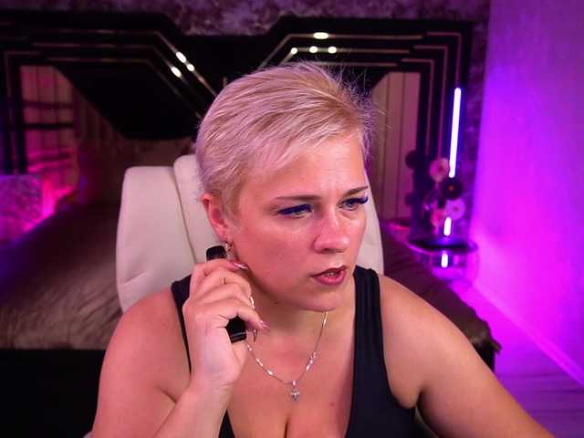CrystalVibe live webcam show