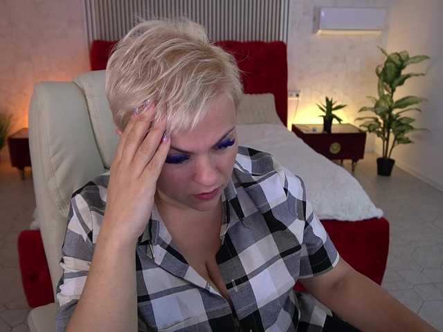 CrystalVibe live cam on BongaCams