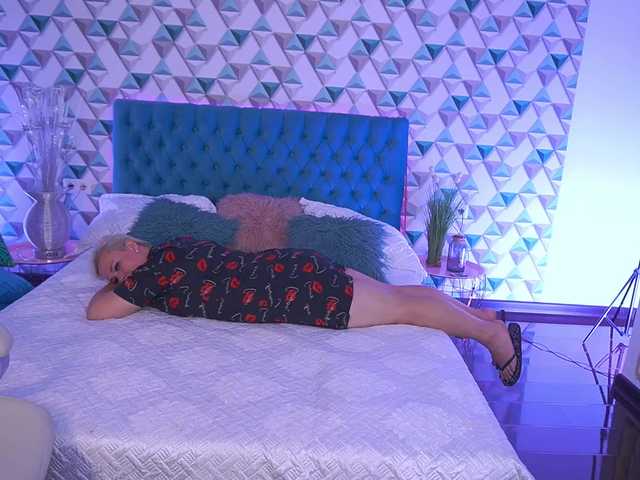 CrystalVibe live cam