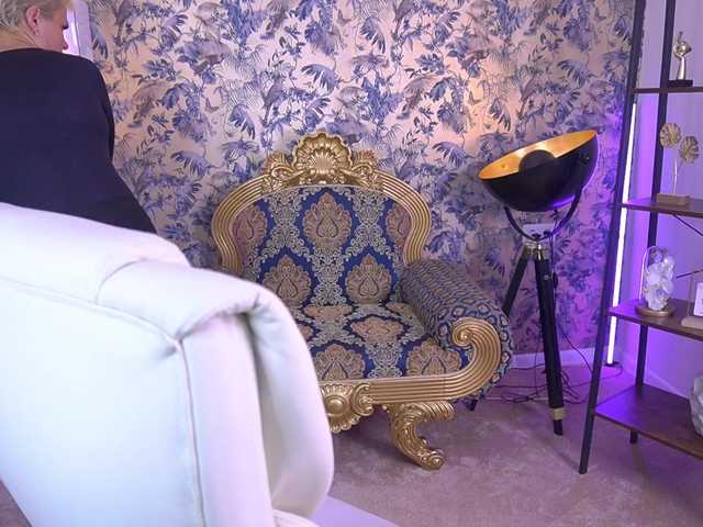 CrystalVibe live cam on BongaCams