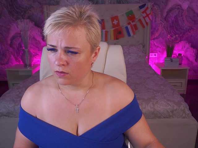 CrystalVibe live cam on BongaCams