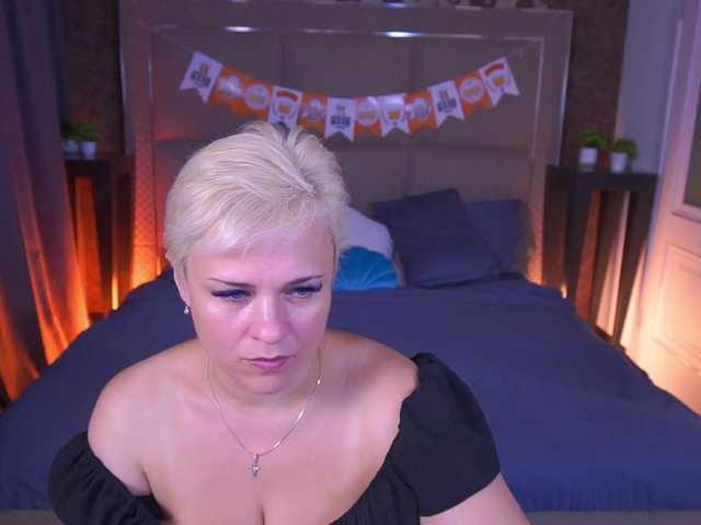 CrystalVibe live cam on BongaCams