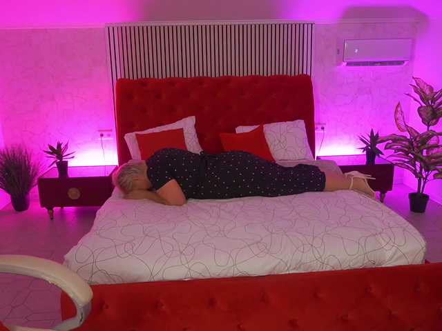 CrystalVibe live webcam show