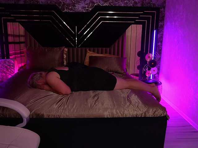 CrystalVibe live cam