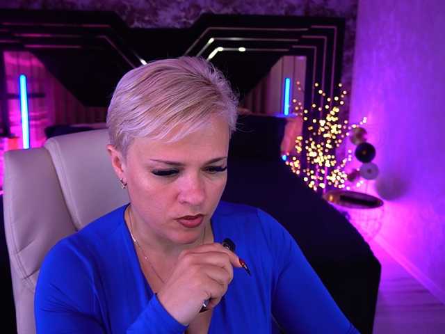 CrystalVibe live cam on BongaCams
