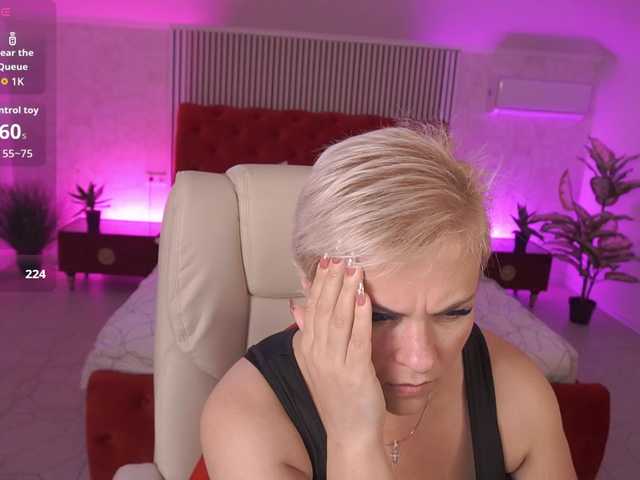 CrystalVibe live webcam show