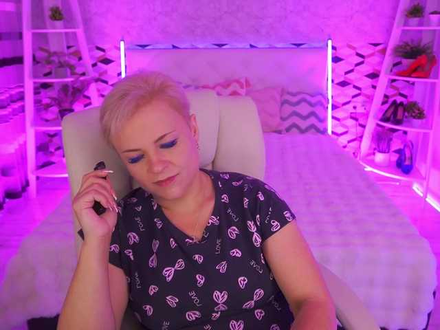 CrystalVibe live cam