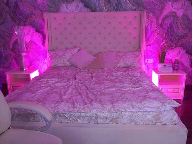 CrystalVibe live cam on BongaCams